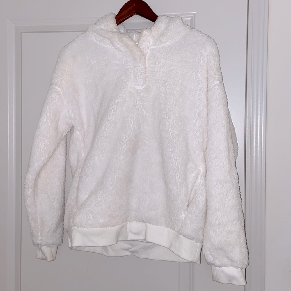 CREAM FUZY HOODIE